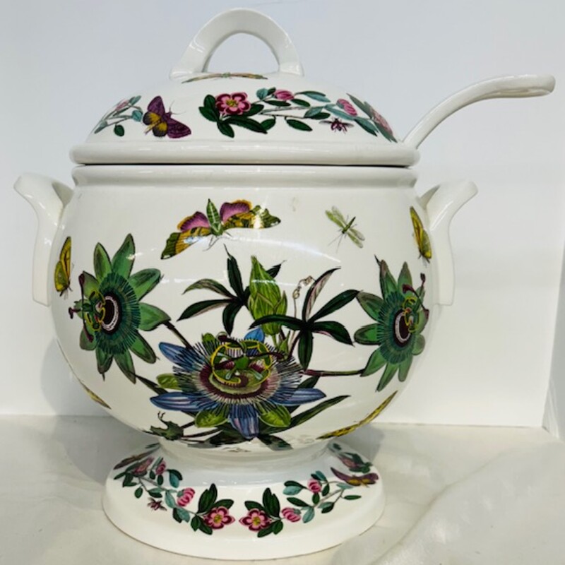 Portmeirion Soup Tureen with Ladle
White Green Pink Yellow
Size: 11x12.5H