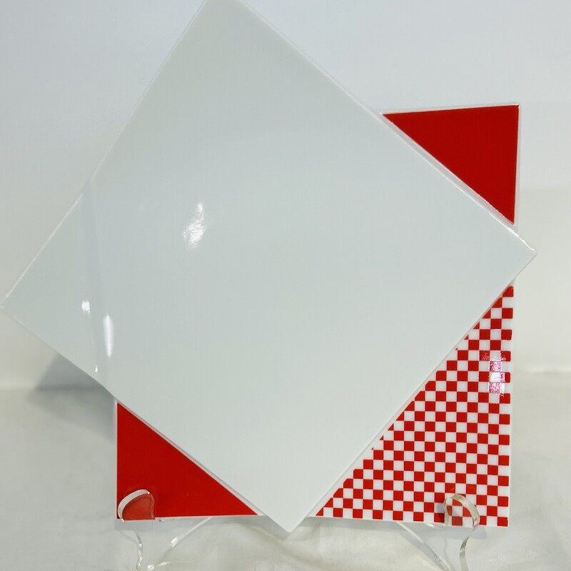 Mikasa Postmodern Plate
Helena Uglow
White and Orange
Size: 10x10H
