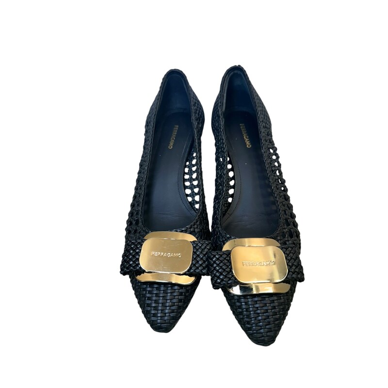 Ferragamo Vera Buckle Woven Kitten Heels

Size 38

In very good condition. Some minor marks on bottom soles.

Does not come with the original dust bag or box.