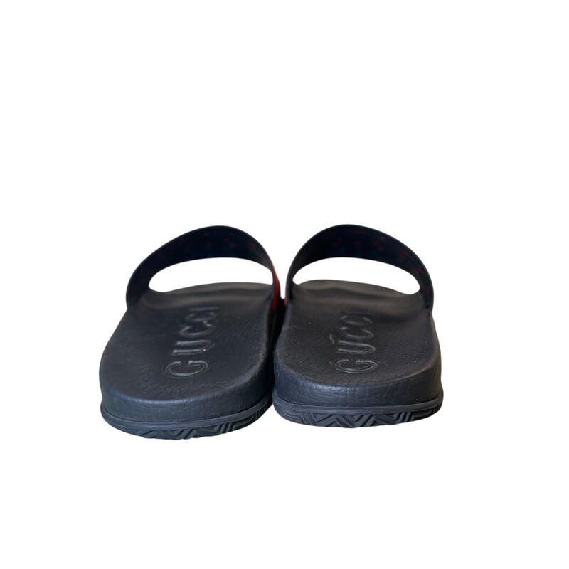 Gucci Interlocking Rubber Slides Red & Green<br />
<br />
Size: 39<br />
<br />
Style number: 655461 1160<br />
<br />
In very good condition. Some minor scuffs on the rubber<br />
<br />
Does not come with the original dust bag or box.