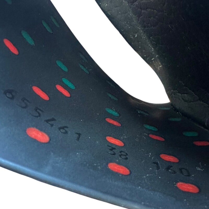Gucci Interlocking Rubber Slides Red & Green<br />
<br />
Size: 39<br />
<br />
Style number: 655461 1160<br />
<br />
In very good condition. Some minor scuffs on the rubber<br />
<br />
Does not come with the original dust bag or box.