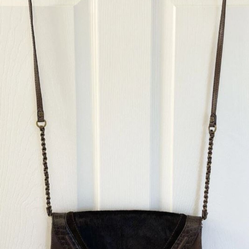 Elliott Lucca Cordoba Crossbody
Brown Gold Size: 11.5 x 7H