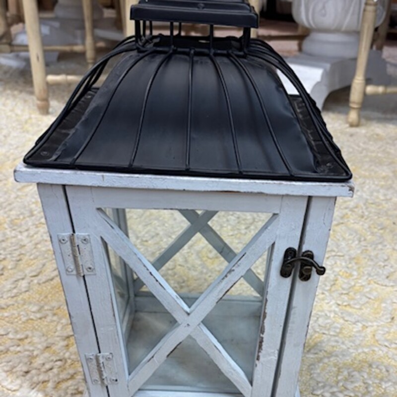 Chez Del Wood Lantern
White Wood Clear Glass and Brown Metal
Size: 10x10x18H
Air Flow Opening At Top To Use with Candle
Retail $129