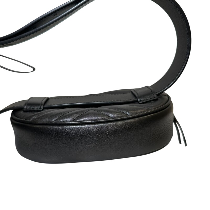 Gucci Marmont Belt Bag Black<br />
<br />
Code:476434 493075<br />
<br />
Dimensions:<br />
Length: 7.25 in<br />
Height: 4.5 in<br />
Width: 1.75 in<br />
Longest length : 40 in<br />
<br />
In very good condition. Light scuffs to the hardware.