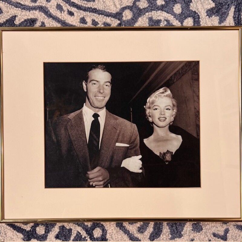 Vintage Marilyn And Joe
Black White Gold
Size: 20x16H