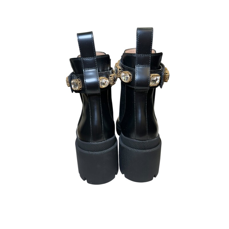 Gucci Magnum Crystal Black Leather Boots<br />
<br />
Size :38.5<br />
<br />
In very good coniditon. Light scuffing.<br />
<br />
Comes with the original dust bag and box.