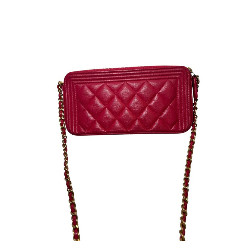 Chanel Le Boy Wallet On Chain Double Zip Bag<br />
<br />
Serial Code:22959343<br />
<br />
Dimensions:7.5 L x 3.5 H inches<br />
<br />
In very good condition. Some minor marks on the leather, some minor creasing of the leather and some interior marks.<br />
<br />
Does not come witrh the original diust bag or box,<br />
<br />
Does not come with the original dust bag or box.
