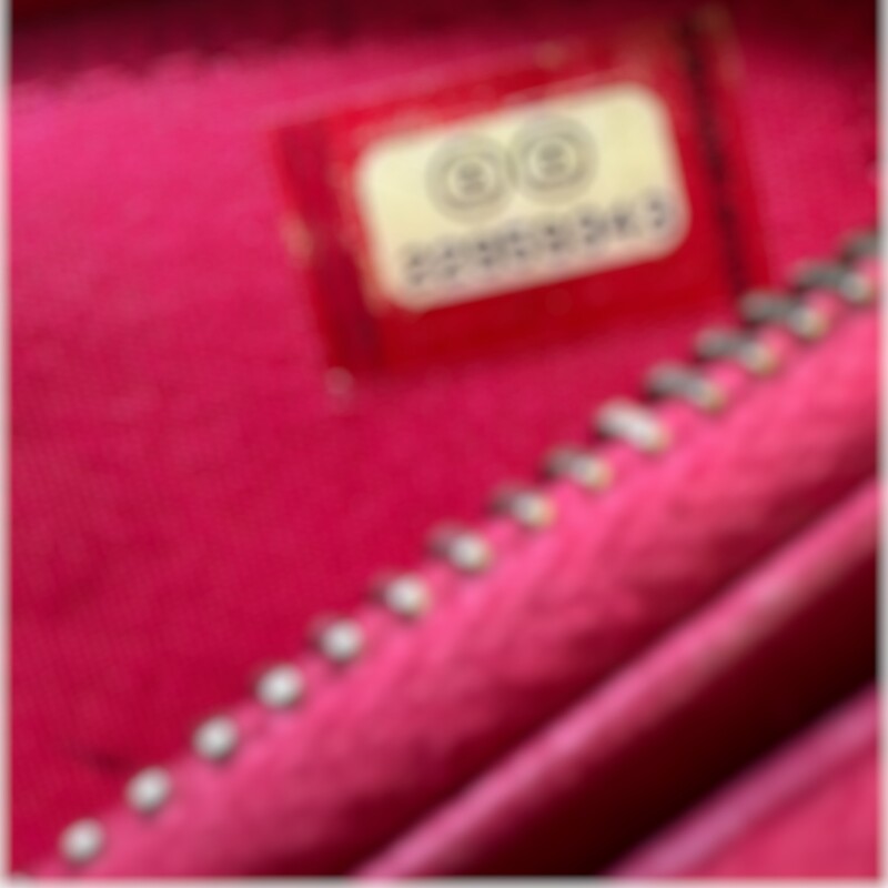 Chanel Le Boy Wallet On Chain Double Zip Bag<br />
<br />
Serial Code:22959343<br />
<br />
Dimensions:7.5 L x 3.5 H inches<br />
<br />
In very good condition. Some minor marks on the leather, some minor creasing of the leather and some interior marks.<br />
<br />
Does not come witrh the original diust bag or box,<br />
<br />
Does not come with the original dust bag or box.
