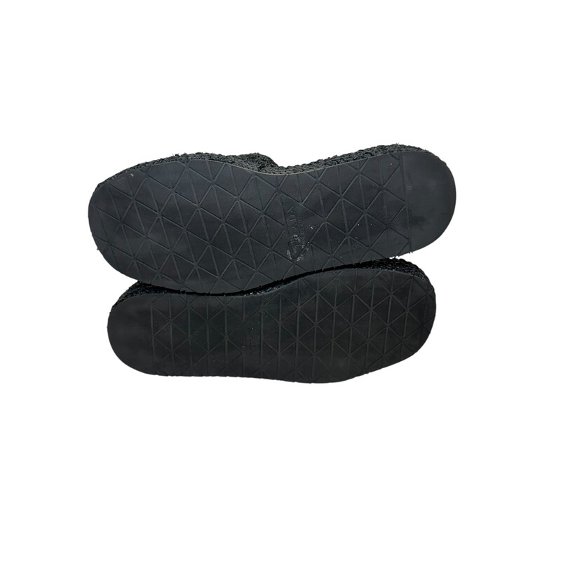 Prada Woven Flatform  Raffia Slides<br />
<br />
Style Code:761<br />
<br />
Size 41<br />
<br />
In very good condition. Light wear on bottoms.<br />
<br />
Does not come with the original dust bag or box.