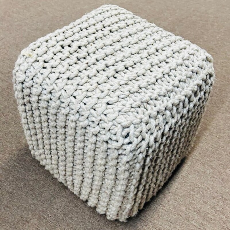 Chunky Wool Woven Square Ottoman
Gray Size: 17 x 17 x 17H
Matching ottoman sold separately