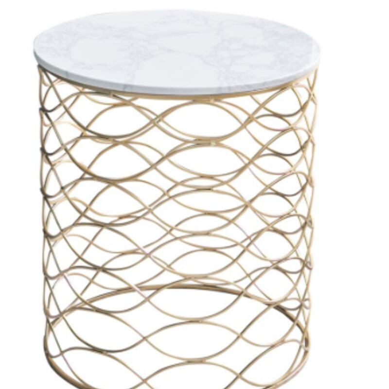Round Marble Spiral Table
White Marble with Few Grey Spots
Gold Spiral Metal Base
Size: 17x20H
As Is- Minor Chip on Edge