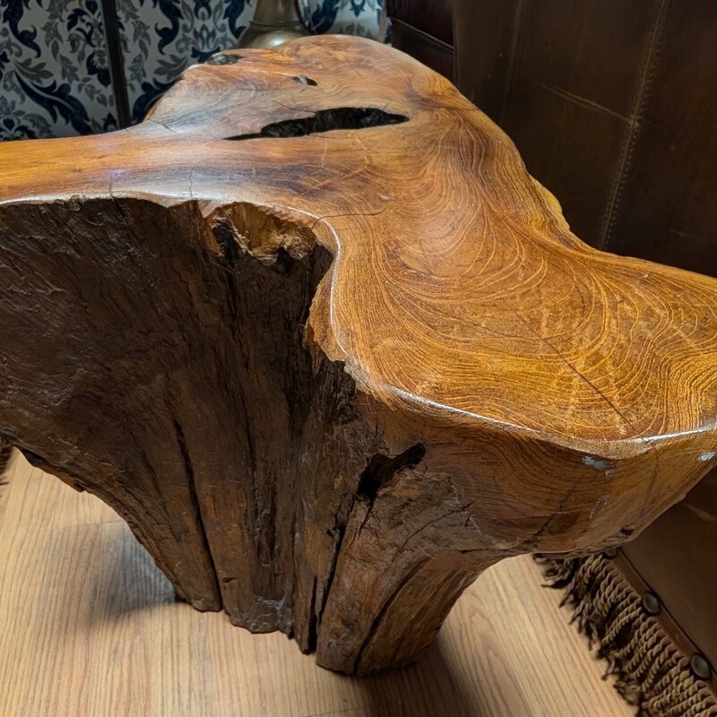 Tree Trunk Side Table
18 x 28 x 19h