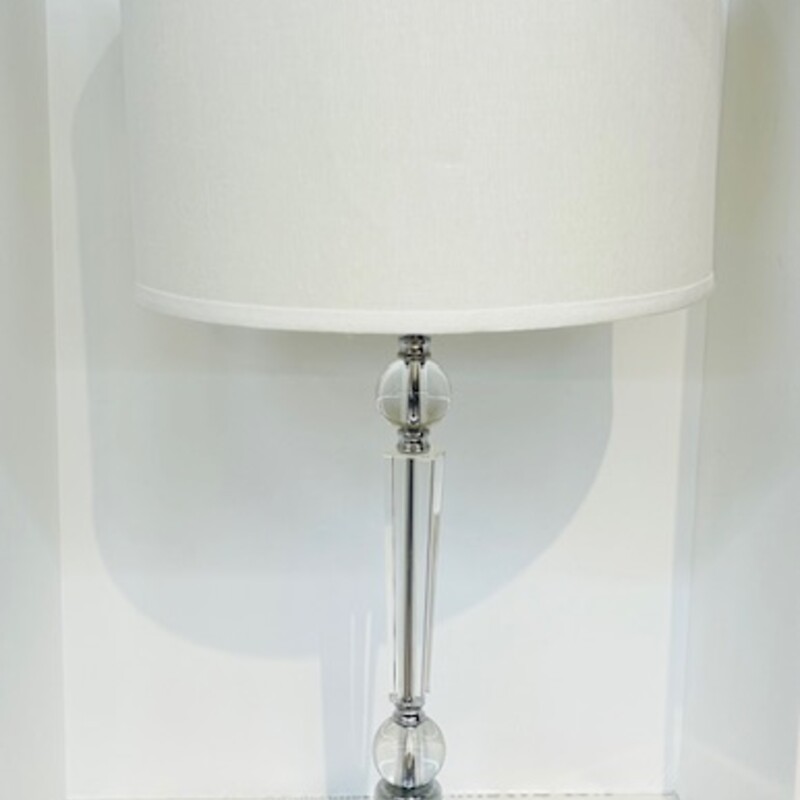 Acrylic Column Base Lamp
Silver Clear White Size: 14 x 29H