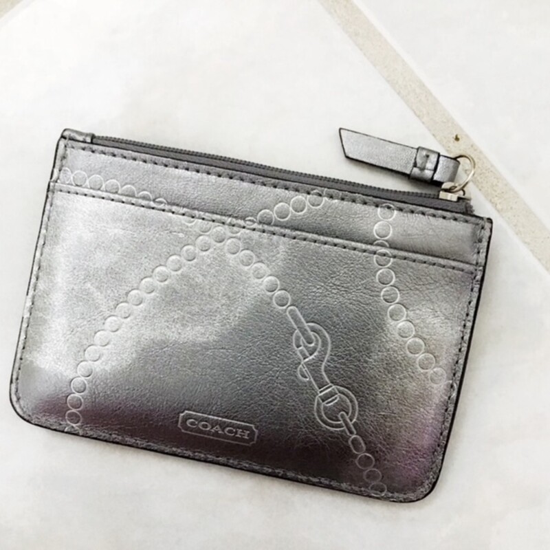 Coach Keychain Coin Purse
Silver Size: 5 x 3.5H