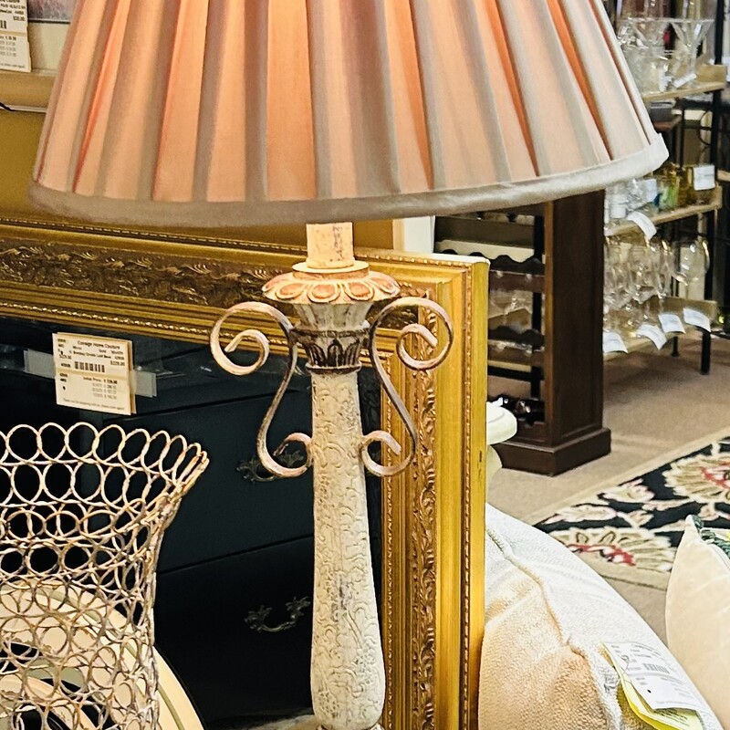 Elephant Legged Ornate Lamp
White and Gold
Size: 14x36H