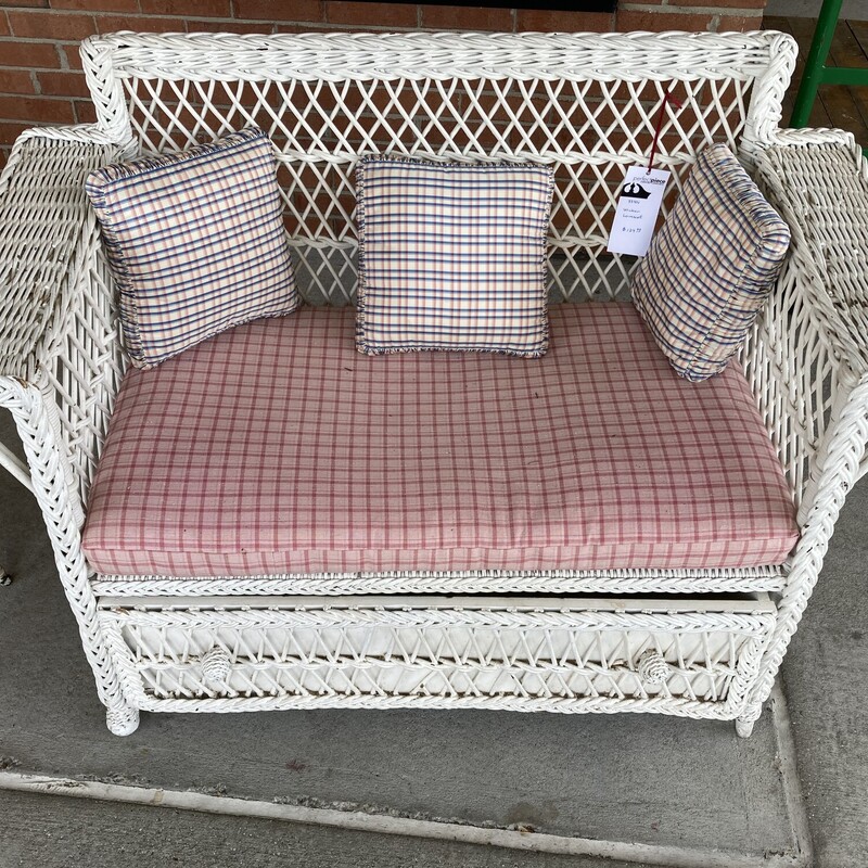 Wicker Loveseat W/storage