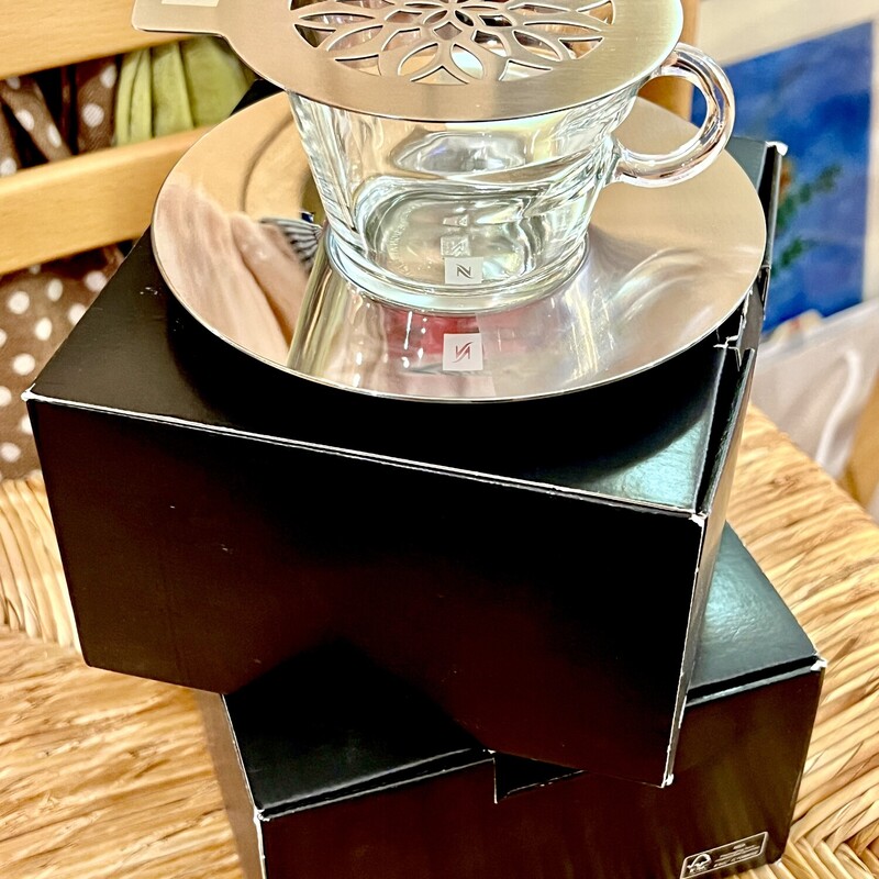 Cups/Saucers Nesspresso,
Size: Pair