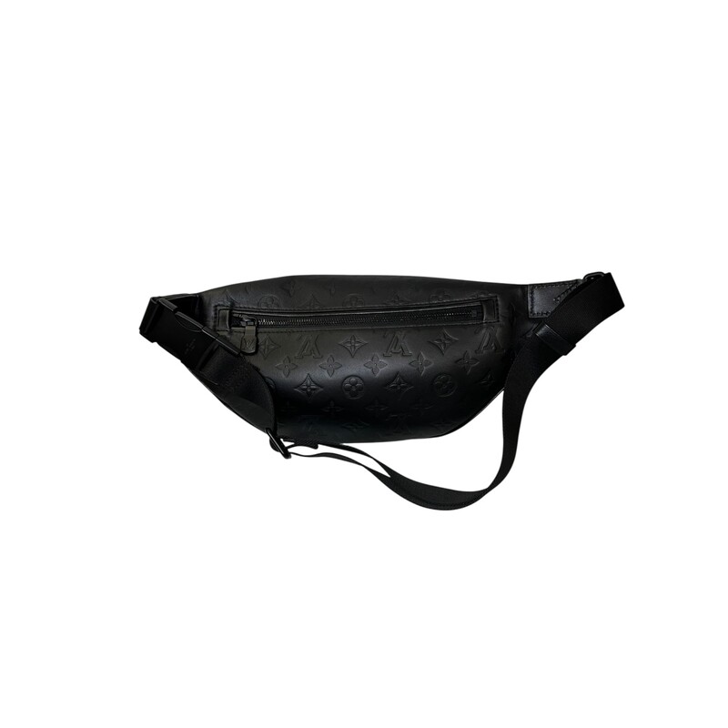 Louis Vutiton Discovery Shadow Bumbag<br />
<br />
Date Code:Microchip<br />
<br />
Dimensions: 14 L x 8 H inches<br />
<br />
In excellent condition. Like new.<br />
<br />
Does not come with the original dust bag or box.