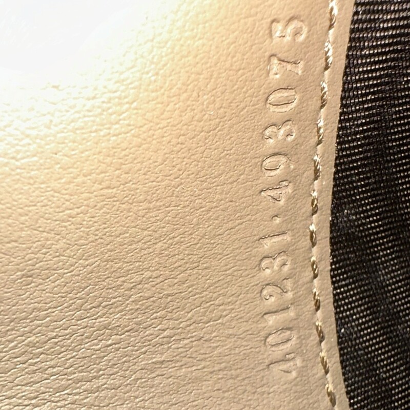 Gucci Dionysus Supreme Wallet On a Chain<br />
<br />
Style Code:401231.493075<br />
<br />
Dimensions: 8 L x 5.5 H inches<br />
<br />
In excellent condition. Like New<br />
<br />
Comes  with the orignal dust bag or box..