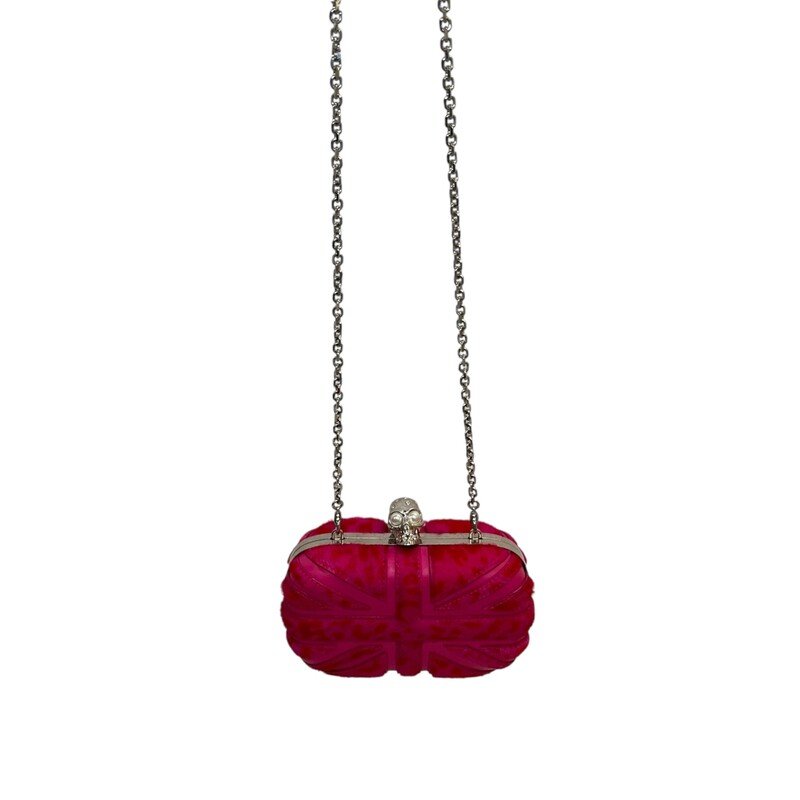 Alexander Mcqueen Union Jack Skull Pink Clutches<br />
<br />
Style Code: 260111 000926<br />
<br />
Dimensions: 6L x 4H inches<br />
<br />
In very good condition. Some scratching of the hardware.<br />
<br />
Does not come with the original dust bag or box.