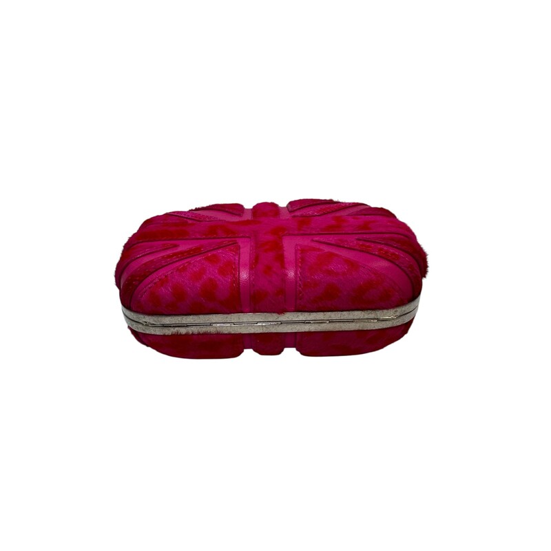 Alexander Mcqueen Union Jack Skull Pink Clutches<br />
<br />
Style Code: 260111 000926<br />
<br />
Dimensions: 6L x 4H inches<br />
<br />
In very good condition. Some scratching of the hardware.<br />
<br />
Does not come with the original dust bag or box.