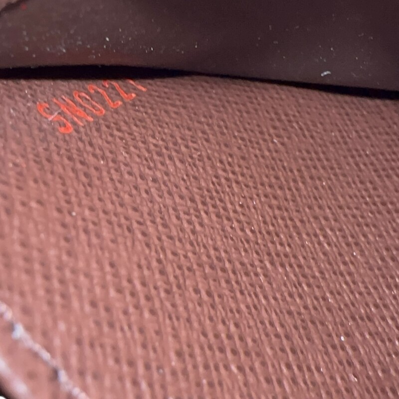 Louis Vuitton Damier Ebene Compact WAllet<br />
<br />
Date Code: Microchip<br />
<br />
Dimensions: 4 L x 3 H inches<br />
<br />
In very good condition. Very faint marks on the hardware.<br />
<br />
Comes with the original dust and box.