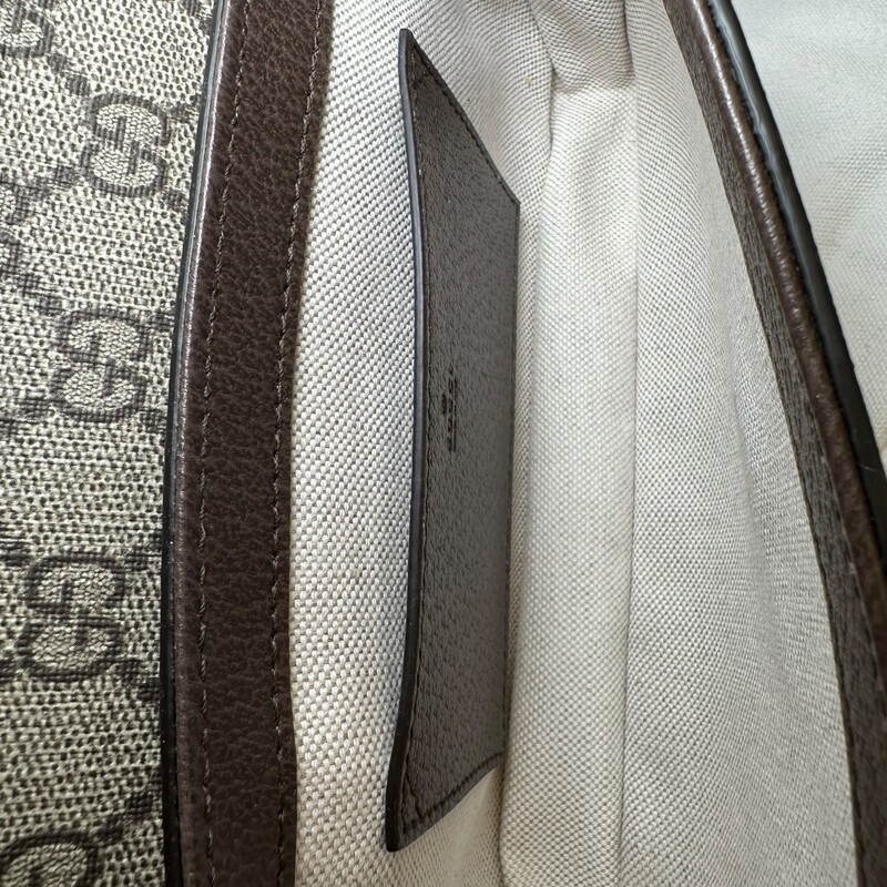 Gucci Ophidia Pouchette Crossbody<br />
<br />
Serial Code:GUE377828.0121<br />
<br />
Dimensions:8.5 L x 5.5 H inches<br />
<br />
In very good condition. Light scratching on the hardware.<br />
<br />
Does not come with the original dust bag or box