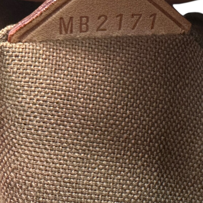 Louis Vuitton Tivoli Monogram GM<br />
<br />
Date Code:MB2171<br />
<br />
Dimensions:13 W x 11H x 7 D inches<br />
<br />
In very good condition. Some marks on the leather.<br />
<br />
Does not come with the original dust bag or box.