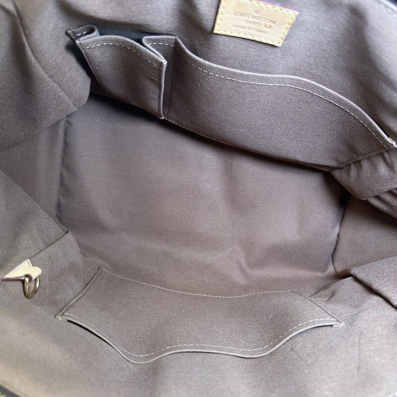 Louis Vuitton Tivoli Monogram GM<br />
<br />
Date Code:MB2171<br />
<br />
Dimensions:13 W x 11H x 7 D inches<br />
<br />
In very good condition. Some marks on the leather.<br />
<br />
Does not come with the original dust bag or box.