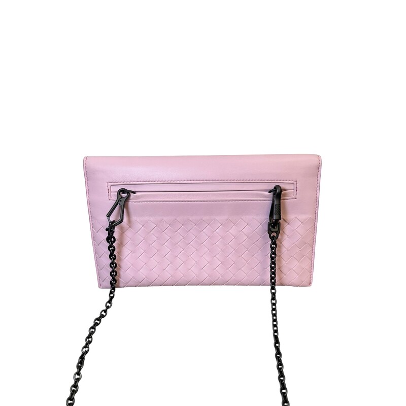 Bottega Veneta Woven Flap Woc in Pink & White

Serial Code:S01579691P

Dimensions: 9 L x 5 Inches

In very good condition, Some minor imprint of the leather inside the interior.

Does not come with the original dust bag or box.