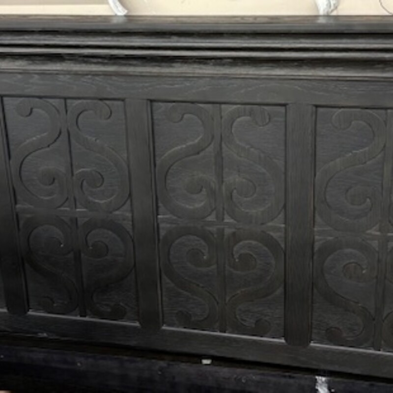 Carved Wood KING Bed
Black
Headboard Size: 85 x 67H
Footboard Size: 85 x 20H
Black Wood Side Rails
Retail $2000
Matching Nightstands Sold Separately
