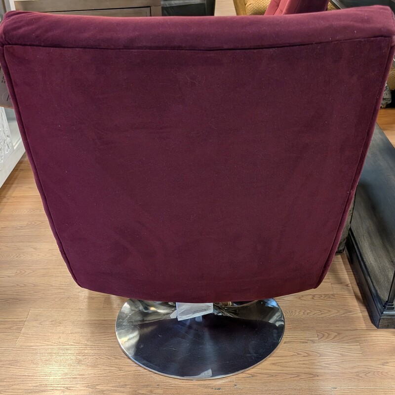 Lee Industries Modern Swivel, Plum, Chrome
28 x 30 x 34.5h SH15h