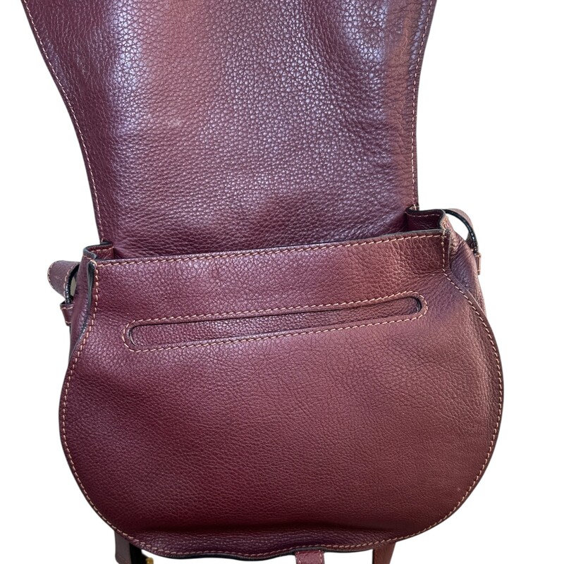 Chloe Marcie Medium Maroon Crossbody<br />
<br />
Code: 04-18-63-65<br />
<br />
Dimensions:<br />
Length: 12 in<br />
Height: 9.25 in<br />
Width: 4 in<br />
Drop: 20 in<br />
<br />
In good condition. Light creasing to the bottom of the handbag.  Wear to the strap.<br />
<br />
Does not come with the original dust bag or box.