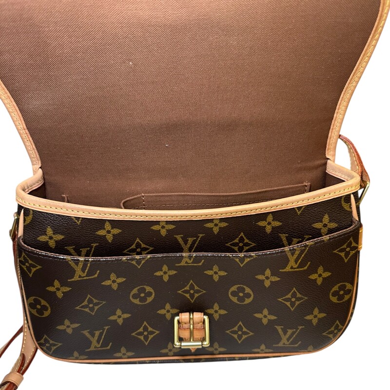 Louis Vuitton Sologne Monogram Crossbody<br />
<br />
Date Code: TJ1100<br />
<br />
Dimensions:<br />
Base length: 10.5 in<br />
Height: 7 in<br />
Width: 3.5 in<br />
Drop: 20.5 in<br />
<br />
In very good condition. Light patina and water marks on the leather.<br />
<br />
Does not come with the original dust bag or box.