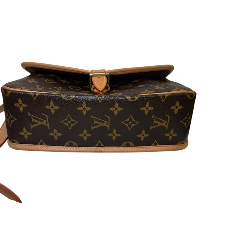 Louis Vuitton Sologne Monogram Crossbody<br />
<br />
Date Code: TJ1100<br />
<br />
Dimensions:<br />
Base length: 10.5 in<br />
Height: 7 in<br />
Width: 3.5 in<br />
Drop: 20.5 in<br />
<br />
In very good condition. Light patina and water marks on the leather.<br />
<br />
Does not come with the original dust bag or box.