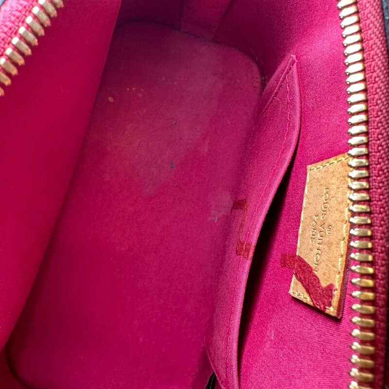 Louis Vuitton Alma BB Fuchsia Pink Vernis<br />
<br />
Date Code:<br />
SD4103<br />
<br />
Dimensions:<br />
9W x 7H x 4.5D<br />
4 handle drop<br />
22 strap drop<br />
<br />
In very good condition. Major stain in the interior side of bag. Comes with the lock and keys.<br />
<br />
Does not come with the original dust bag or box.