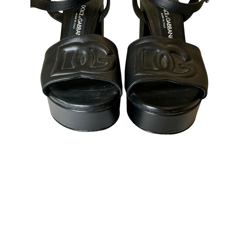 Dolce & Gabbana Kiera Black Block Heel<br />
<br />
Size 36<br />
<br />
Style Code:CR1586<br />
<br />
In very good condition. Some marks on the leather.<br />
<br />
Comes witth the original dust bag and box
