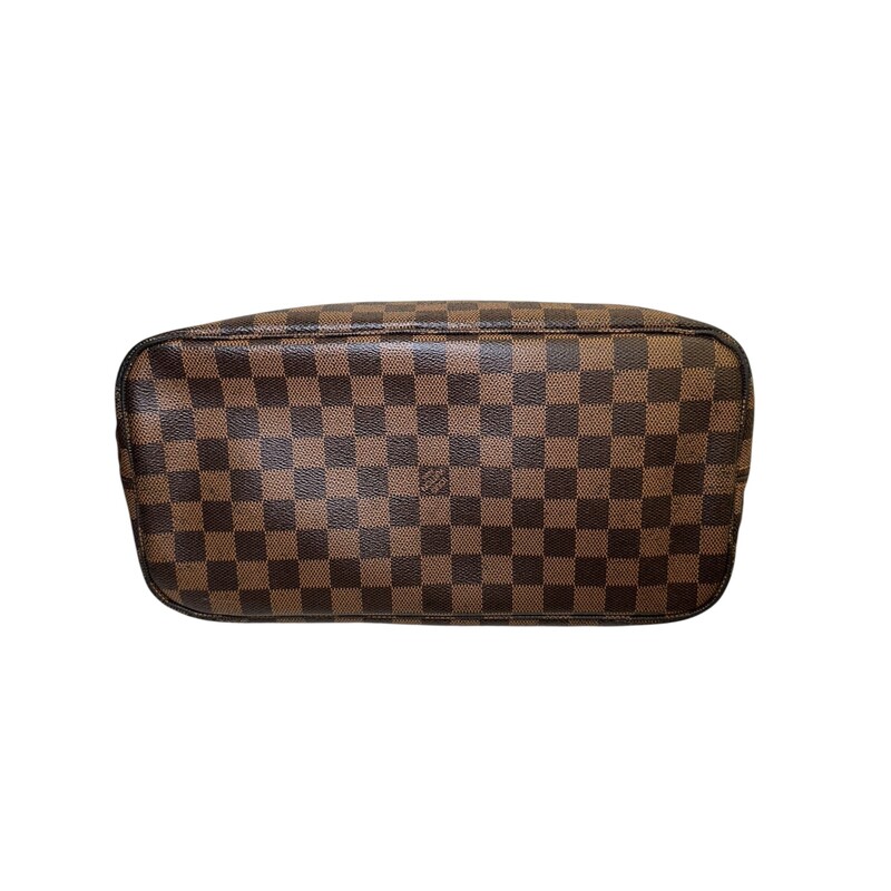 Louis Vuitton Neverfull MM Ebene<br />
<br />
Date Code: SD0196<br />
<br />
Dimenisons:<br />
12.2 x 11 x 5.5 inches<br />
(Length x Height x Width)<br />
<br />
In very good condition. Wear to the handles, creasing on the handles by the trim on all handles from storage.<br />
Comes with the wristlet pochette.<br />
<br />
Comes with the original dust bag. No box.