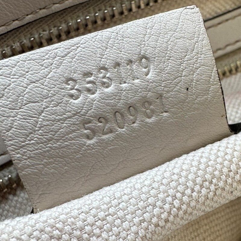Gucci Bree Tote Small Cream Leather<br />
<br />
Style Code: 353119 520981<br />
<br />
Dimensions:<br />
Base length: 9.00 in<br />
Height: 9.00 in<br />
Width: 4.50 in<br />
Drop: 6.75 in<br />
<br />
In very good condition. Light wear to the corners and interior stain shown in photo.<br />
<br />
Does not come with the original dust bag or box.
