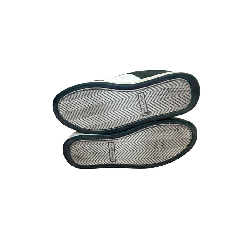 Saint Laurent SL/61 Perforated Green Sneakers<br />
<br />
Size: 38.5<br />
<br />
Code:<br />
P0 713602<br />
<br />
In very good condition. Light wear to interior and scuffs on sides.<br />
<br />
Does not come with the original dust bag or box.