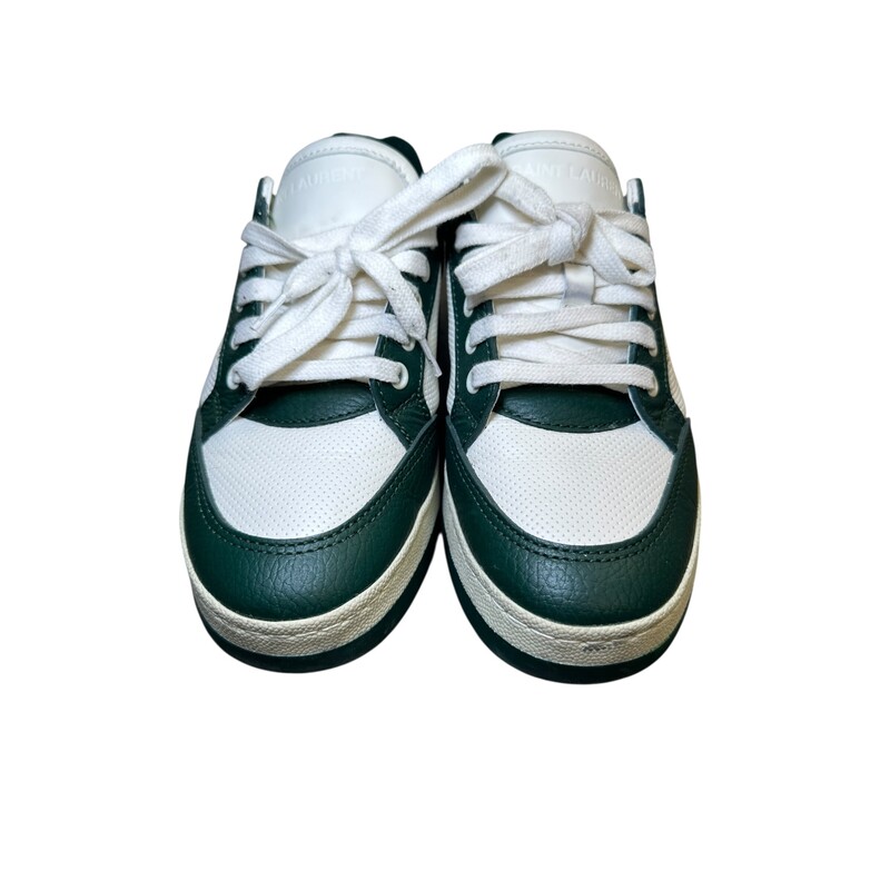 Saint Laurent SL/61 Perforated Green Sneakers

Size: 38.5

Code:
P0 713602

In very good condition. Light wear to interior and scuffs on sides.

Does not come with the original dust bag or box.