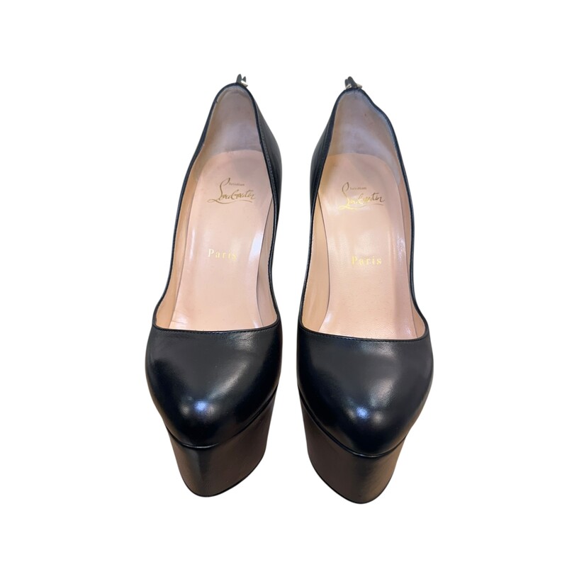 Louboutin Electropump Platform Spiked Heels Leather

Size 38.5

In very good condition. Light wear to the bottom of the heels and interior of soles.

Comes with the original dust bag and box.