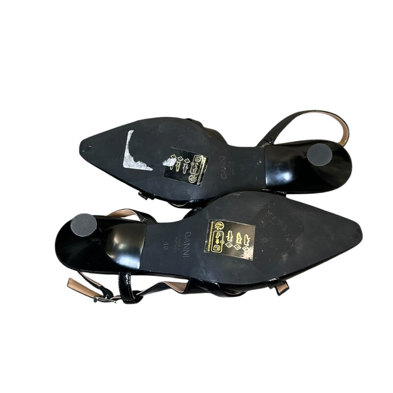 Ganni Patent Rivet Kitten Heels<br />
<br />
Size 40<br />
<br />
In excellent condition. Light marks on the bottoms of the shoes.<br />
<br />
Does not come with the original dust bag or box.