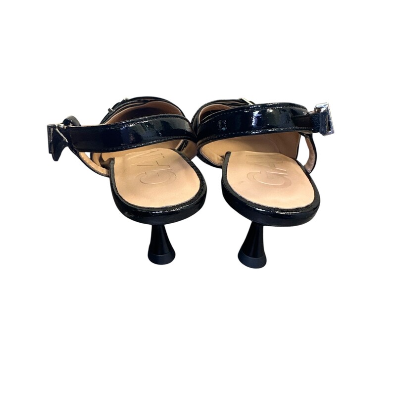 Ganni Patent Rivet Kitten Heels

Size 40

In excellent condition. Light marks on the bottoms of the shoes.

Does not come with the original dust bag or box.