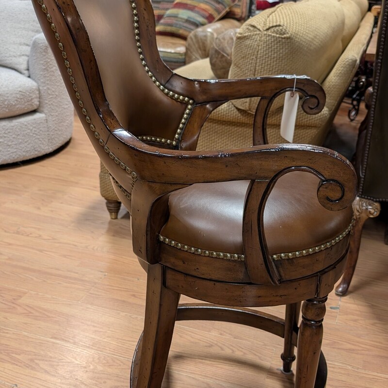 Artisitica Swivel Leather, Arms
22.5w x 24d x 42h
SH 25h