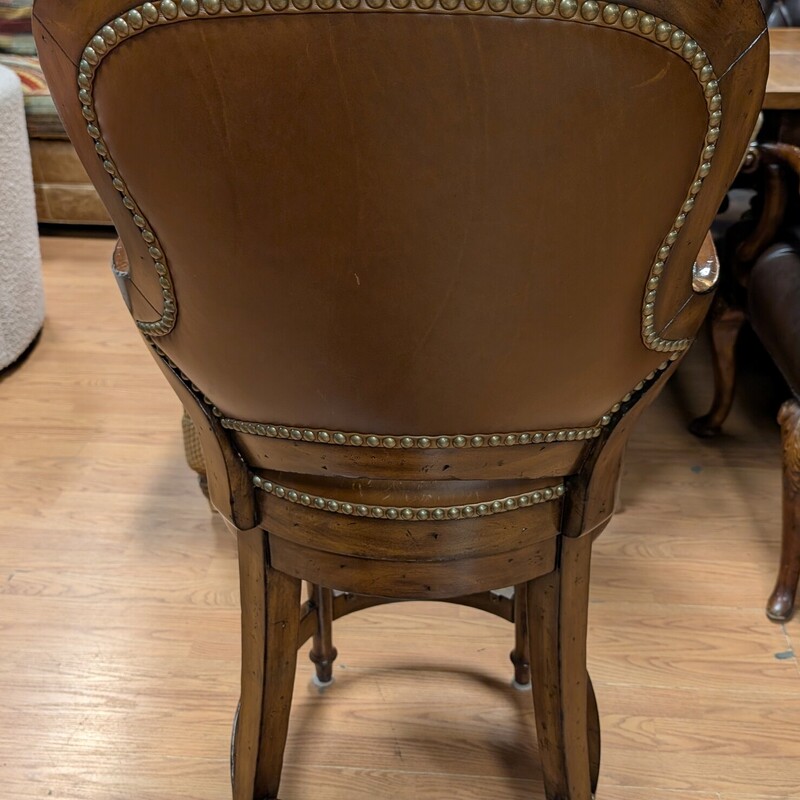 Artisitica Swivel Leather, Arms
22.5w x 24d x 42h
SH 25h