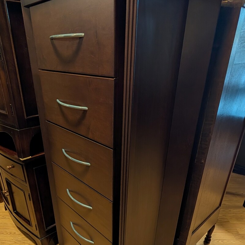 Laurier Lingerie Chest, Canada, 6 Drawer
26 x 17 x 58h