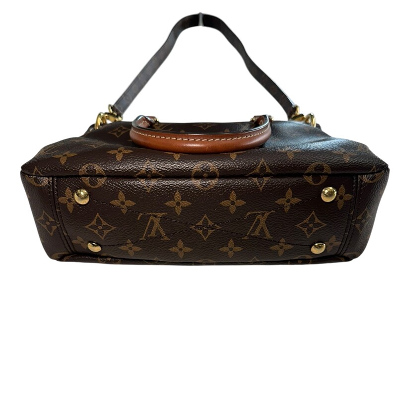 Louis Vuitton Pallas Monogram BB<br />
<br />
Date Code:SP4176<br />
<br />
Dimensions:<br />
<br />
Height: 7.5 x  9.75 x Depth: 3.25 inches<br />
<br />
In very good condition. Some  very minor scratching on hardware.<br />
<br />
Does not come with original dust bag or box.<br />
<br />
Does not come with original dust bag or box .