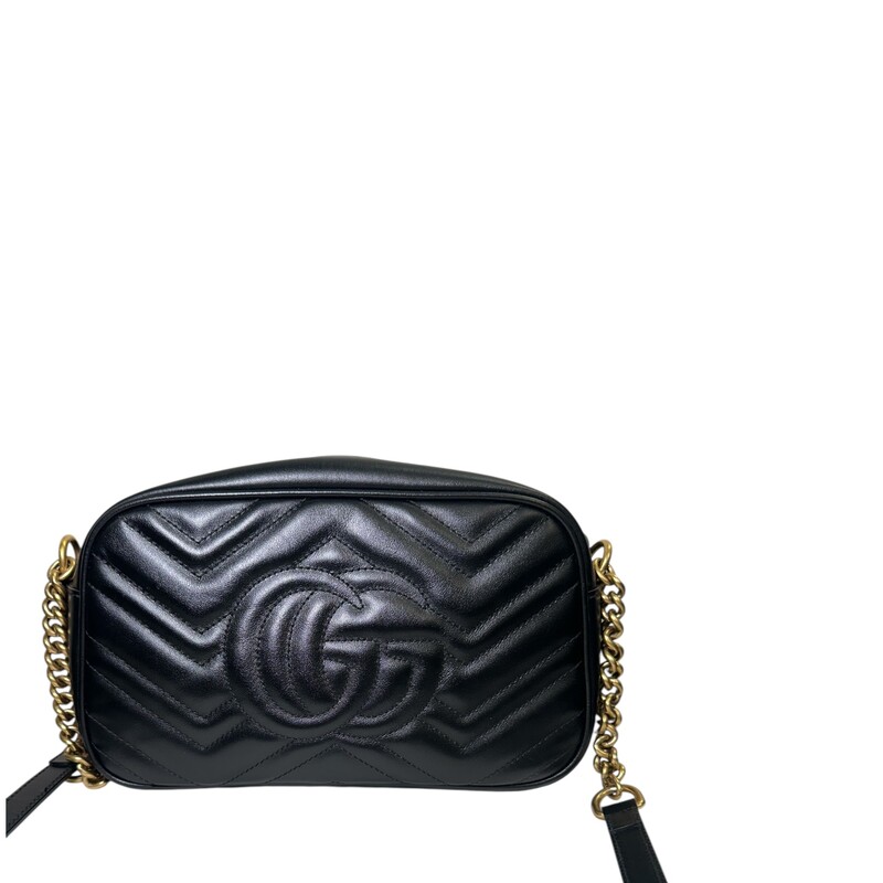 Gucci Marmont Camera Small Black<br />
<br />
Code: 447632 520981<br />
<br />
Dimensions:<br />
9.5W x 5H x 3D<br />
<br />
In very good condition. Light scratching to hardware.<br />
<br />
Comes with the original dust bag. No box.