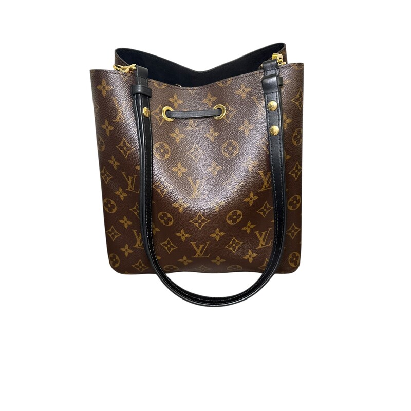 Louis Vuitton Neo Noe Monogram Black

Code: TX0220

Dimensions:
Base length: 10.25 in
Height: 10.25 in
Width: 6.75 in
Drop: 22.5 in

In very good condition. Light wear to the interior.

Does not come with the original dust bag or box.